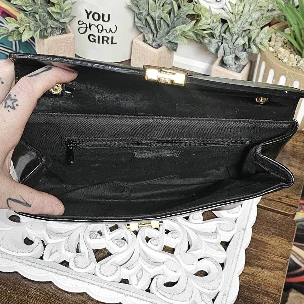 Gold Coast Genuine Leather Push Buckle Closure Clutch Handbag